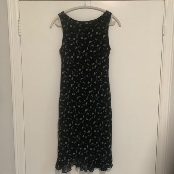 Women's Lined Black with Flowers Sleeveless Maxi Dress Size 8P - Picture 2 of 3